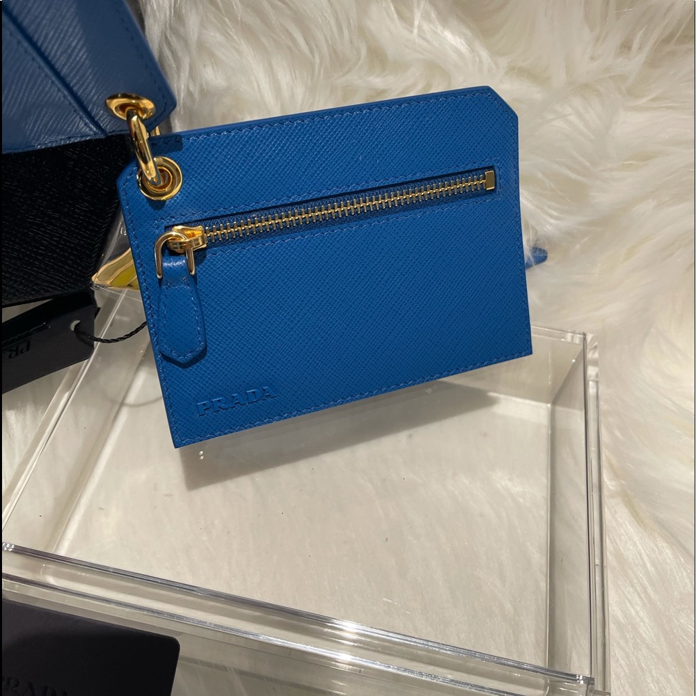 ❣️❣️SOLD❣️❣️Prada blue saffiano keychain/card case wallet - Picture 3 of 6